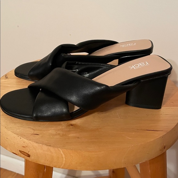 Nordstrom Rack Slides NEW - Picture 7 of 13